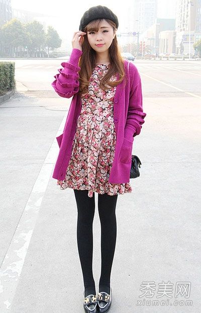 针织开衫+连衣裙引领早春浪漫之美