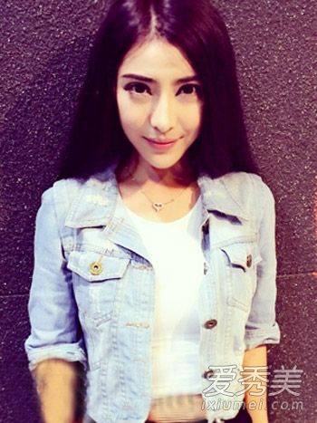 王思聪的女友沈亚婷闪耀长发时尚与美丽