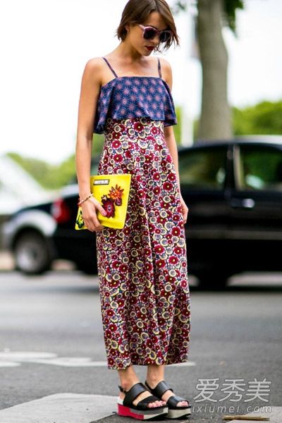 这是最时尚的印花上衣脱颖而出的地方。