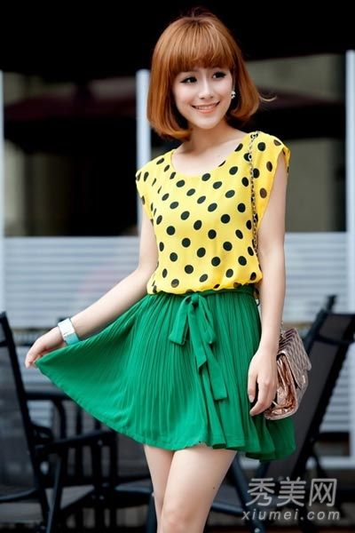 夏天,矮个子女孩用9种穿衣方法变高