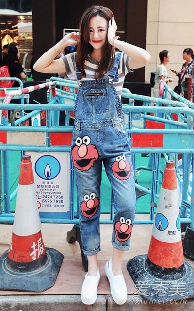 八种搭配的经典牛仔束带裤永远不会过时。