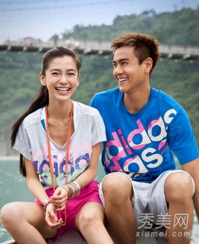 杨颖的夏日个性融合与匹配成为一个充满活力的阳光女孩