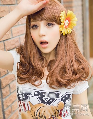 冬季最流行的发色气质女孩发色