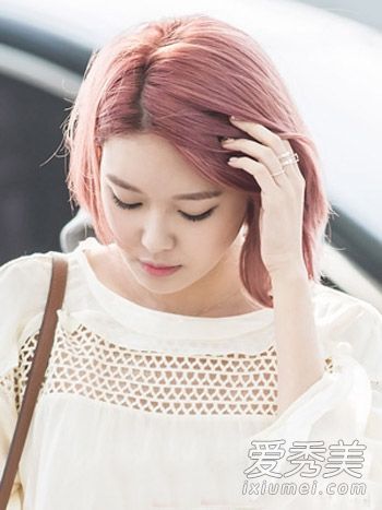 韩国女孩有很好的短发和气质。9种风格值得尝试