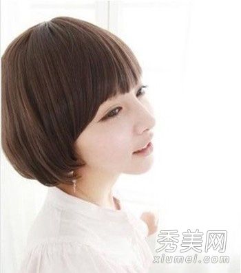 分享今年冬天最流行的发型图片。