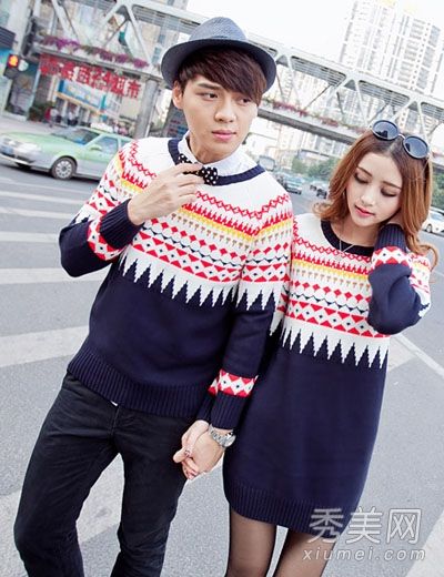 情侣元宵节一定要有默契。情侣搭配的服装带来深深的爱。