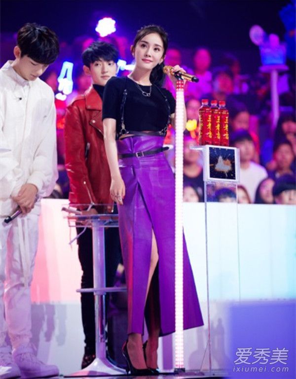 第八期《明日之子》的杨幂高跟鞋是什么牌子的?杨幂的高跟鞋图片