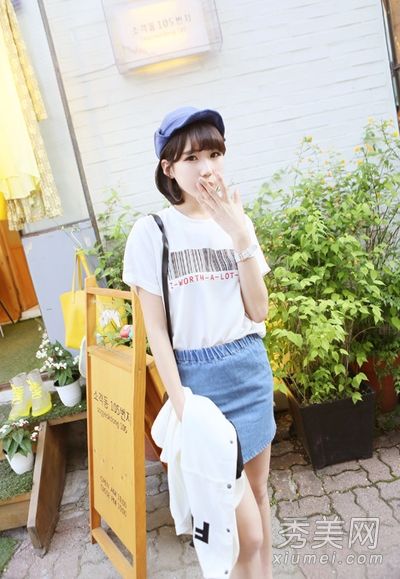 夏日简约t恤美丽甜美的女孩受人们喜爱