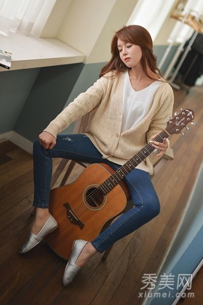 2014春季针织开衫如何与韩牛展示的西式服装搭配