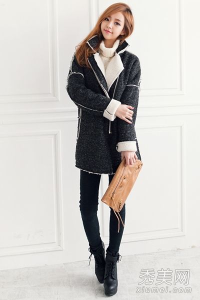 小丑羊毛大衣是应对早春雪最暖和的。