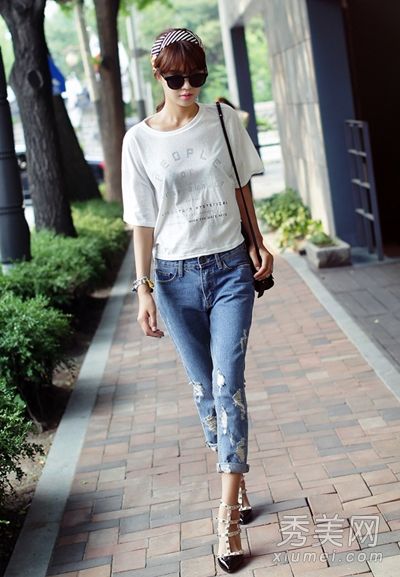 t恤时尚混搭裙配裤子很有吸引力