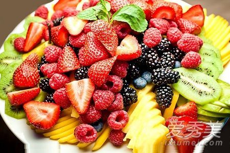 吃什麼水果可以去黑眼圈黑眼圈嚴重吃什麼好