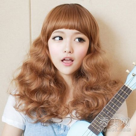 给冬天添加一些材料,把你的头发染成漂亮的颜色,为冬天创造色彩。