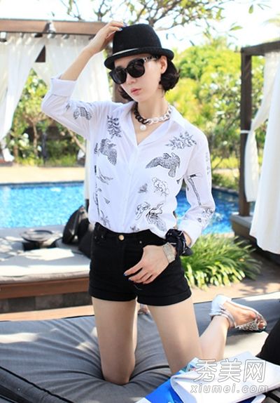 短裤衬衫清新简约的韩式风格