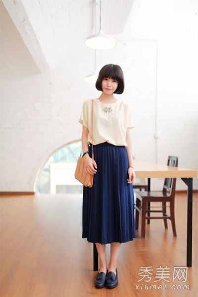 t恤+长裙文学风格轻松打造送氧风格