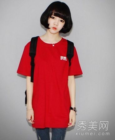 最新风格的短发创造出一个瘦脸发型