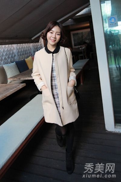 在早春,你必须穿薄花呢外套来展示你的淑女时尚。