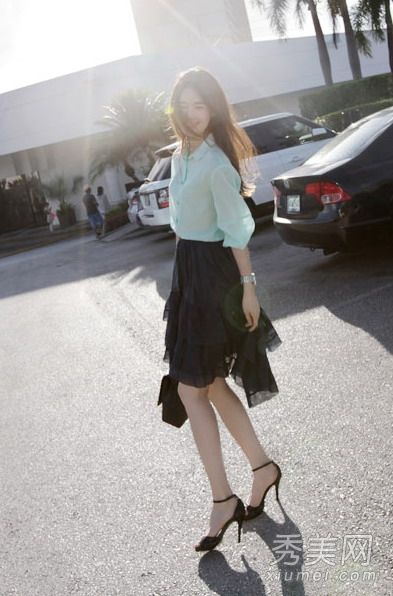 夏装搭配凉爽的雪纺来美化工作场所