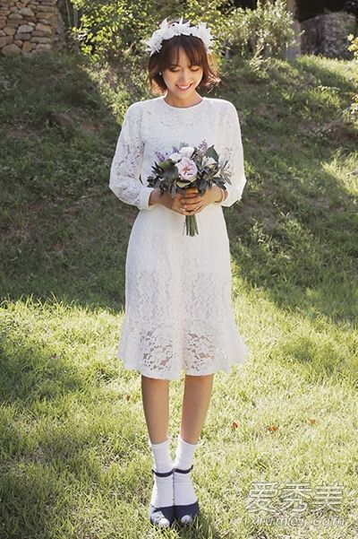 长袖衣服和秋天如何搭配？这样看起来很美。