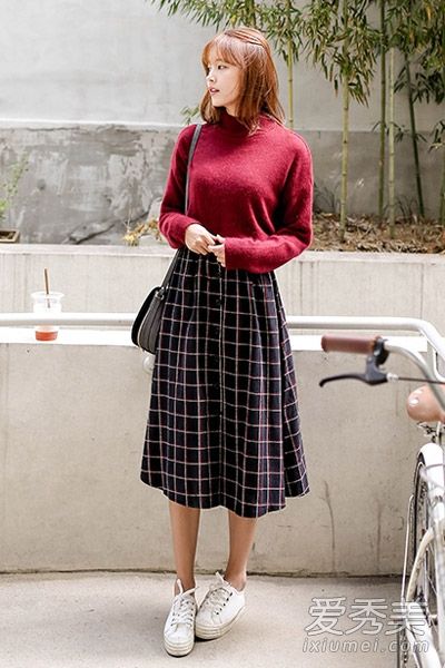 长裙在2015年秋季的新半身人中最受欢迎