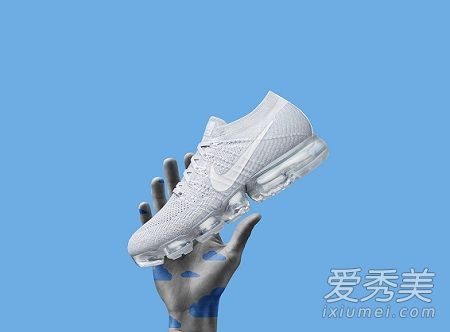 耐克空气蒸汽最大白金空男性和女性的价格是多少