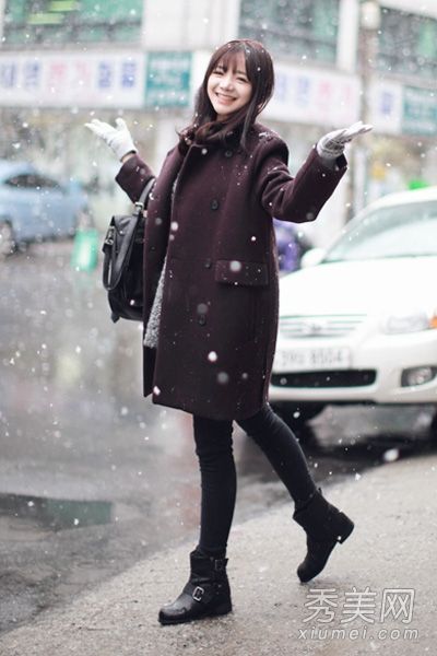 这件外套配什么样的裤子和牛仔裤？它更薄，更有吸引力。