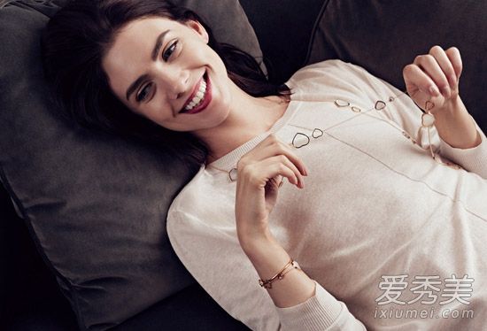 玫瑰金首饰今年秋天很流行,每一种款式都令人兴奋。