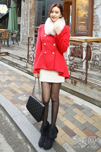 粗花呢外套和马裤裙的搭配对女性来说非常好。