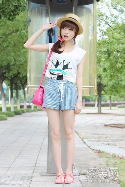 夏季背心和短裤既酷又时尚