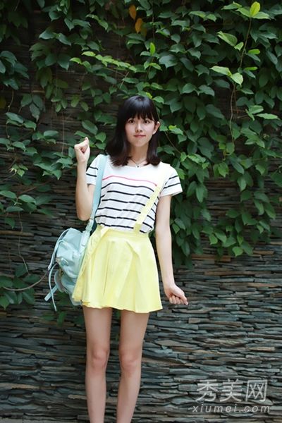 暑假酷酷的旅行服装小巧、清新、简单而又最美丽。