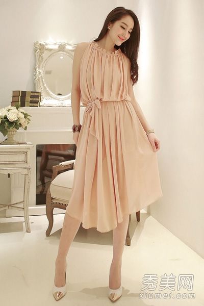 夏装搭配:女士优雅可爱的风格