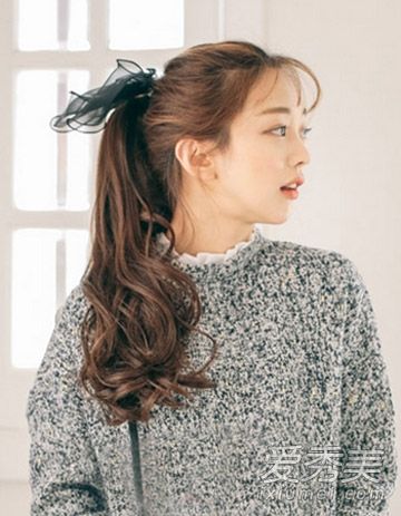 流行韩版发型库存，艳丽的发色是亮点