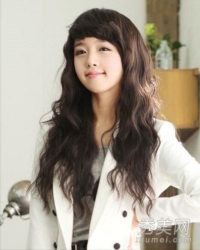 圆脸、方脸和宽脸的8种甜美发型