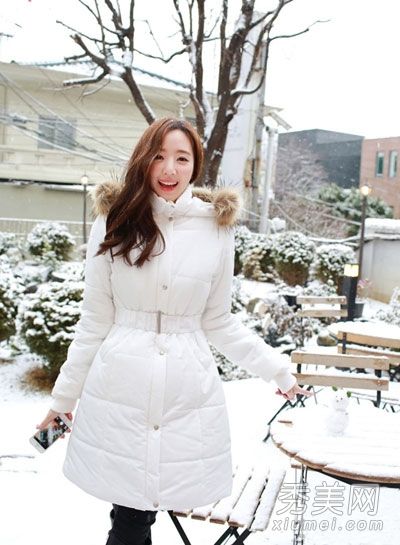 裤腰羽绒服配紧身裤，适合肥胖人士修身穿着