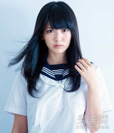 2013年最新的中长发型是纯净甜美的。