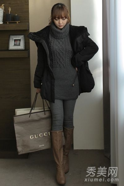 当严寒来袭时，羽绒服和靴子可以温暖冬天。