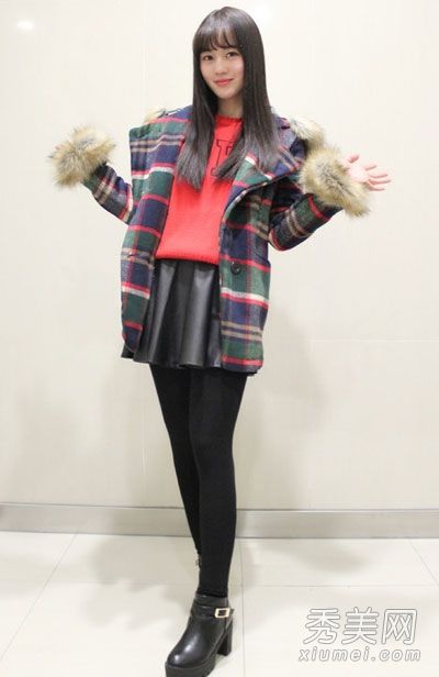 高跟鞋和短靴的羊毛大衣聪明能干。