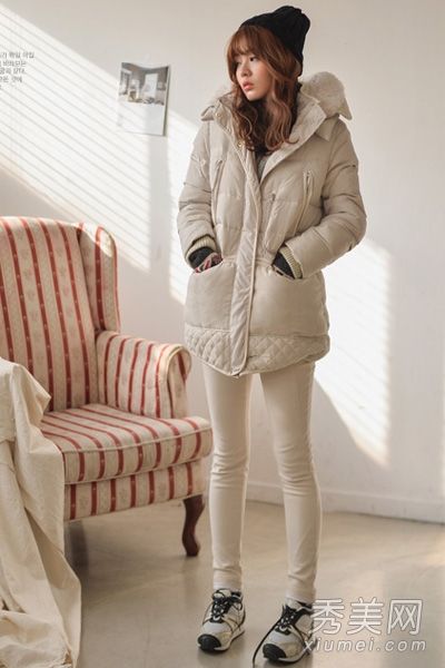 羽绒服瘦身搭配技巧修长美腿紧身裤