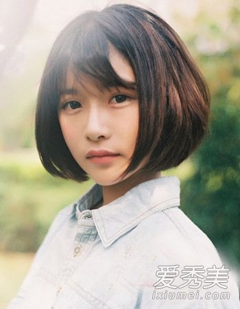 春夏时装9颈短发成为迷人的文学女性