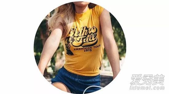 懦夫只爱黑白灰!潮州人都穿着糖果色的短t恤