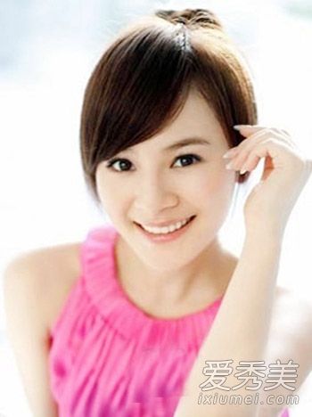 《美女》女主播王静发型图片