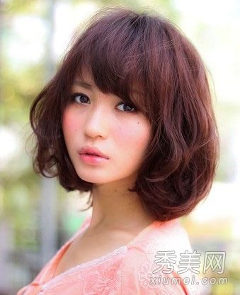 最新的短头发和大脸的小严规则的厚感