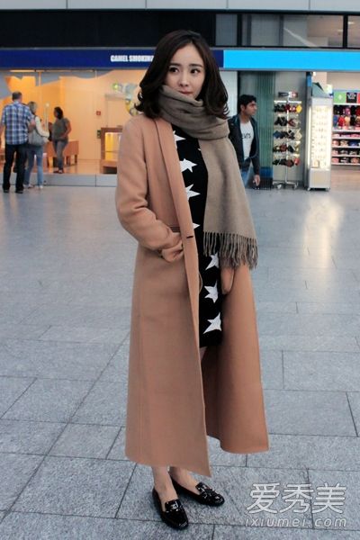 不要错过杨蜜的围巾。十年都不会太晚。