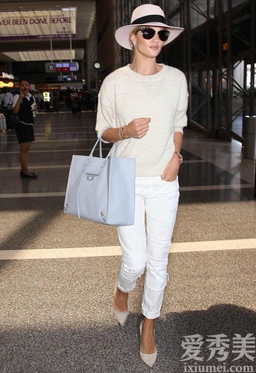 拥有这些经典款式就足够了，而不必再有更多的包。