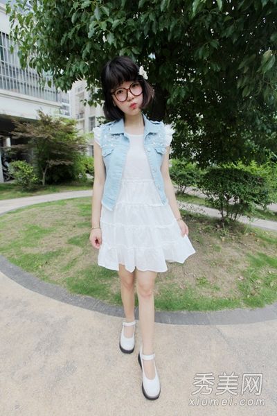 略胖女孩的夏装巧妙搭配藏肉展现甜美