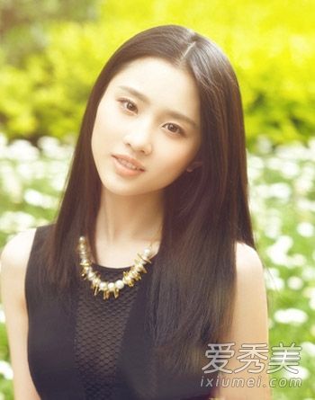 普通女性展示美丽气质的9张直发造型照片