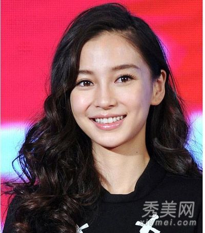 杨幂、范冰冰一周内的最新发型照片。