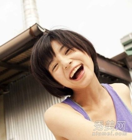 疗愈系统保暖短发展现清新风格