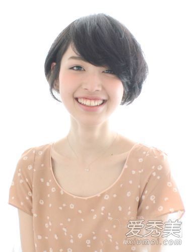 你喜欢什么样的短发发型?日本MM爱波波头。