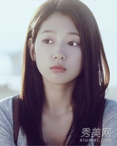 这就是邻家女孩朴信惠(她剪了头发)和韩国戏剧女神来到这里的方式。